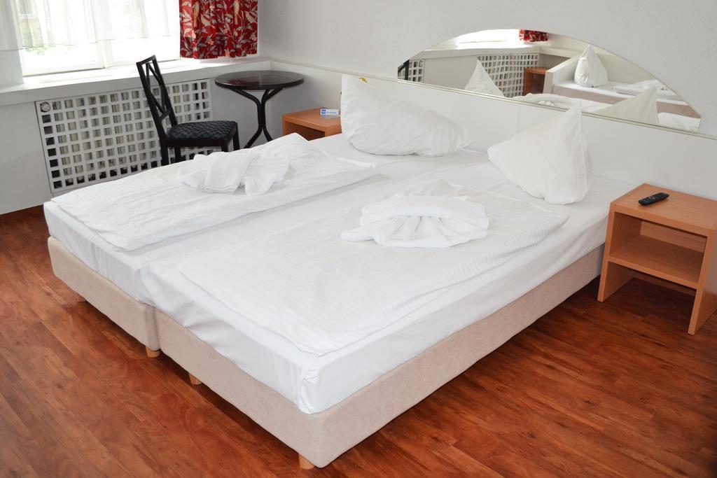 Hotel - Pension Haubach - Berlin — Photos 2